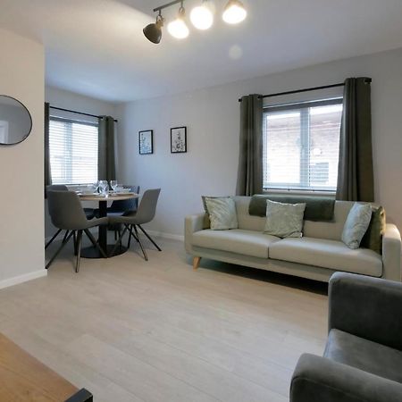 شقة Crewe Short Lets 6 Victoria Court, كرو المظهر الخارجي الصورة