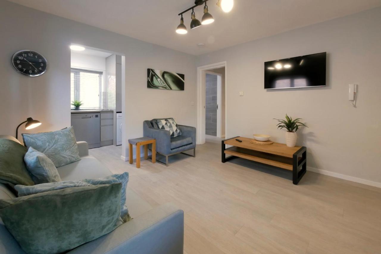 شقة Crewe Short Lets 6 Victoria Court, كرو المظهر الخارجي الصورة