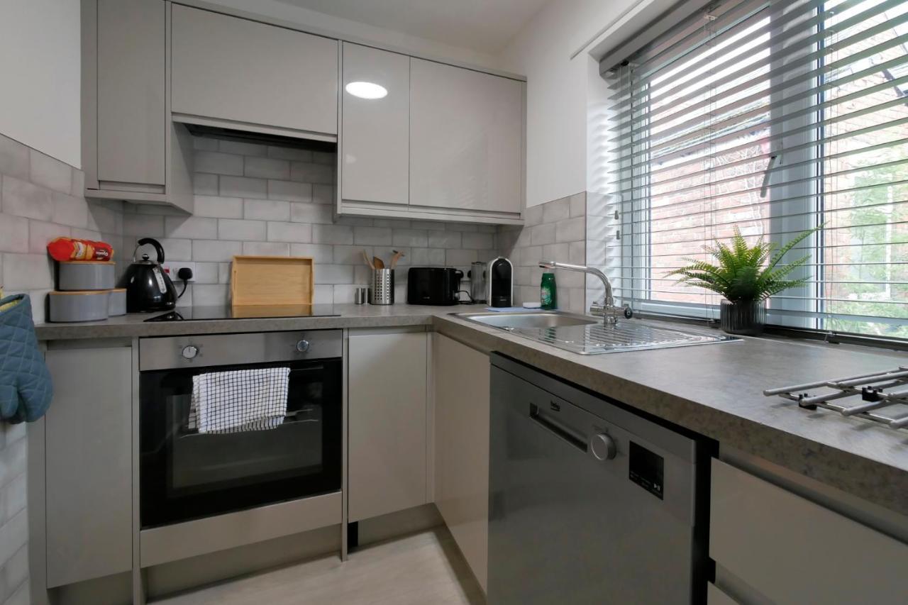 شقة Crewe Short Lets 6 Victoria Court, كرو المظهر الخارجي الصورة