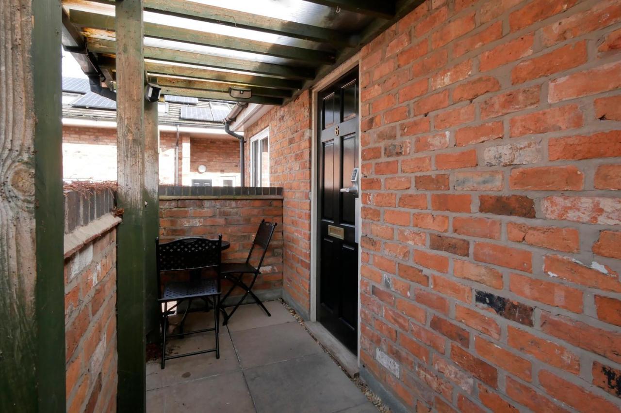 شقة Crewe Short Lets 6 Victoria Court, كرو المظهر الخارجي الصورة