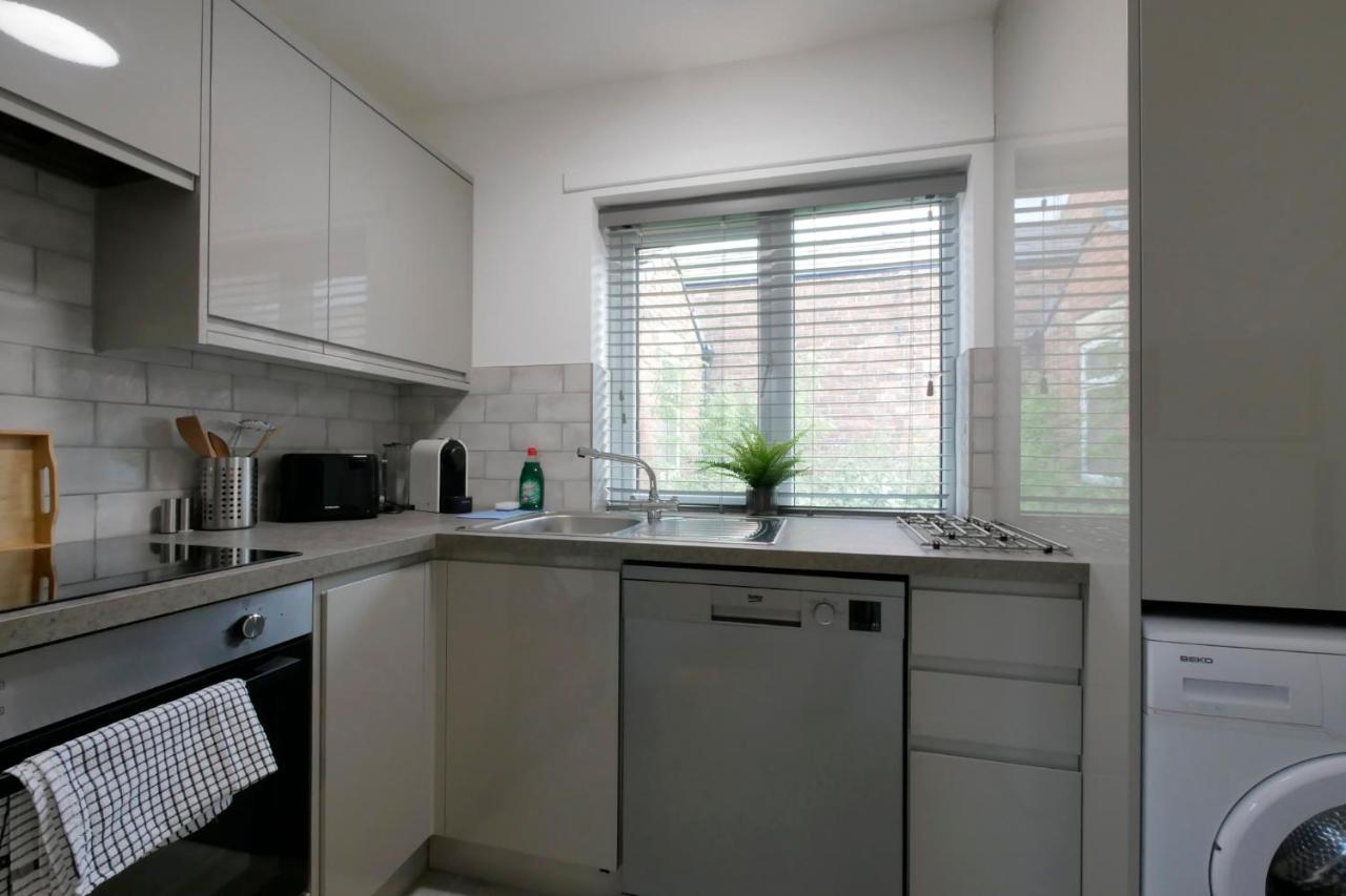 شقة Crewe Short Lets 6 Victoria Court, كرو المظهر الخارجي الصورة